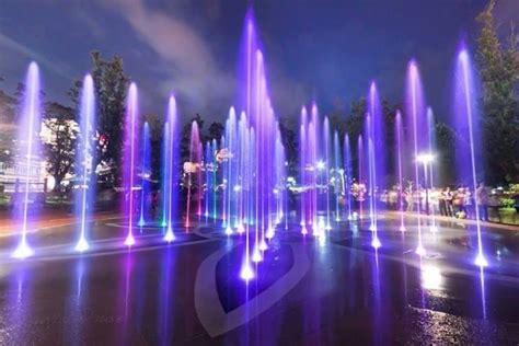 Burnham Park Rose Garden Fountains .